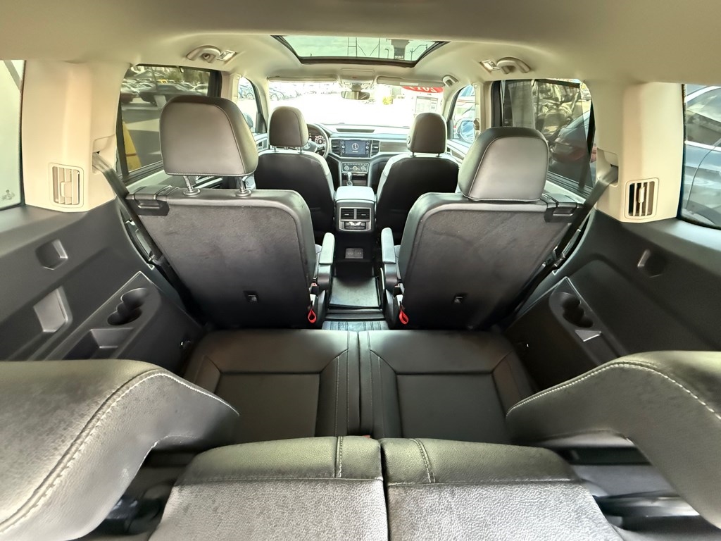 Volkswagen Atlas 3.6L V6 SEL R-Line 4MOTION 2019 Volkswagen Atlas 3.6L V6 SEL R-Line 4MOTION 2019