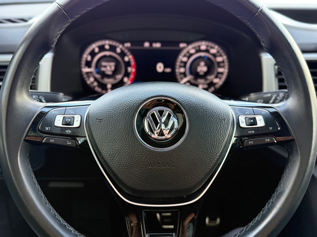 Volkswagen Atlas 3.6L V6 SEL R-Line 4MOTION 2019 Volkswagen Atlas 3.6L V6 SEL R-Line 4MOTION 2019