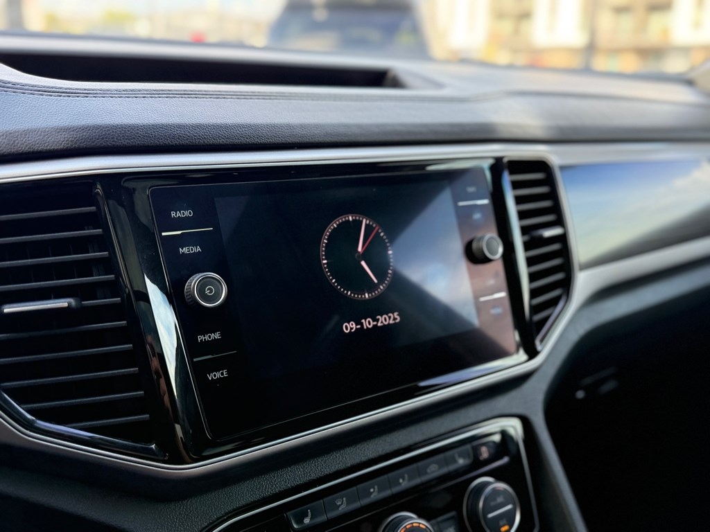 Volkswagen Atlas 3.6L V6 SEL R-Line 4MOTION 2019 Volkswagen Atlas 3.6L V6 SEL R-Line 4MOTION 2019