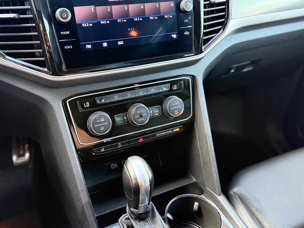 Volkswagen Atlas 3.6L V6 SEL R-Line 4MOTION 2019 Volkswagen Atlas 3.6L V6 SEL R-Line 4MOTION 2019