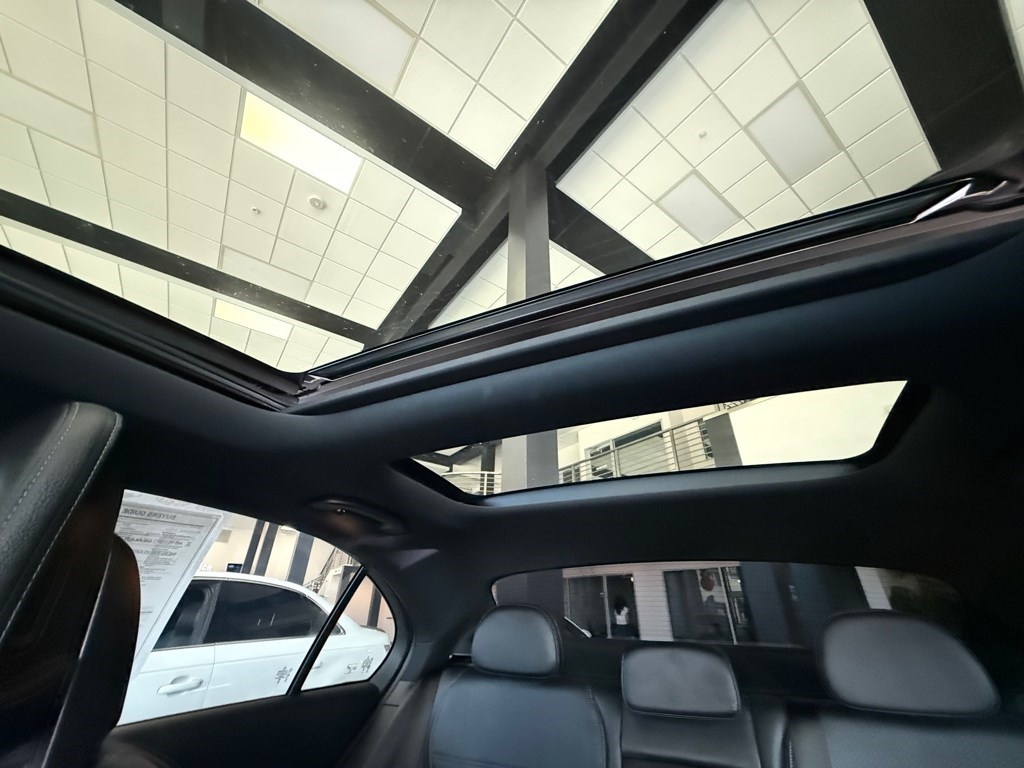 Mercedes-Benz C-Class C 300 4MATIC Sedan 2025 Mercedes-Benz C-Class C 300 4MATIC Sedan 2025
