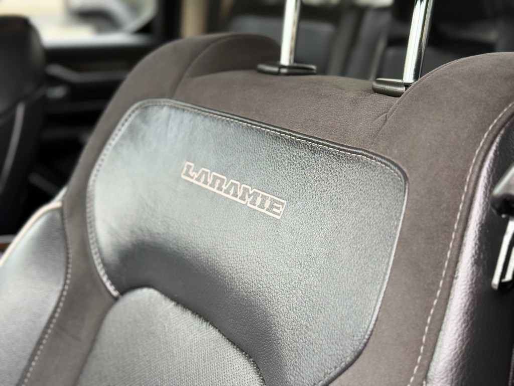 RAM 1500 Laramie 4x4 Quad Cab 6'4" Box 2021 RAM 1500 Laramie 4x4 Quad Cab 6'4" Box 2021