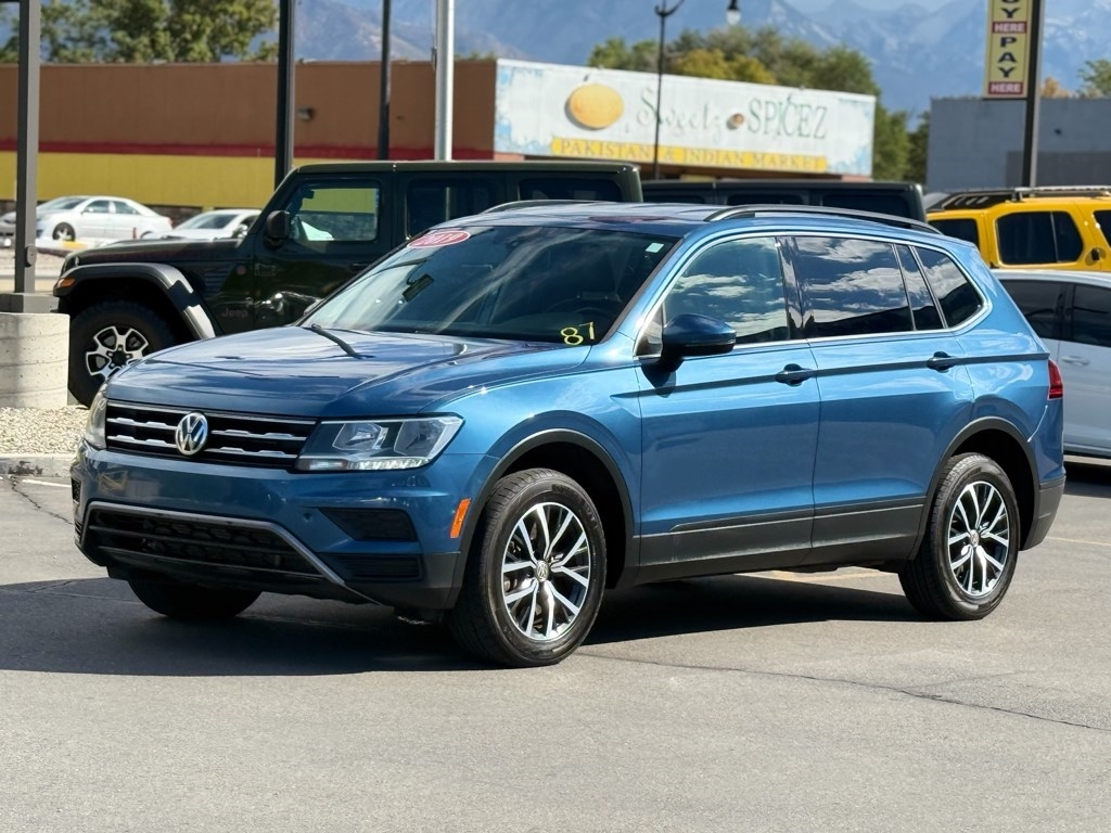 2019 Volkswagen Tiguan SEL R-Line photo 3