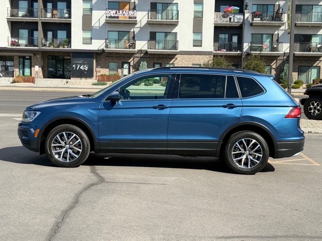 2019 Volkswagen Tiguan SEL R-Line photo 4