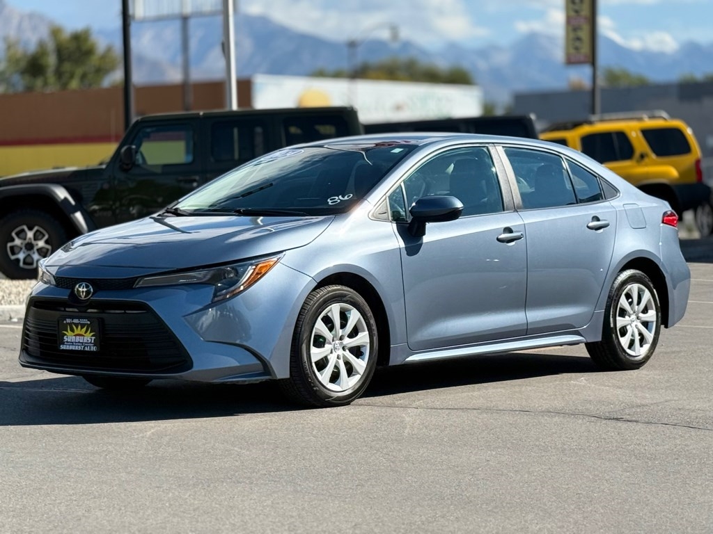 2024 Toyota Corolla LE photo 3