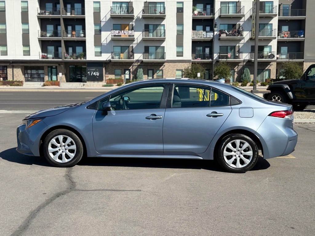 2024 Toyota Corolla LE photo 4