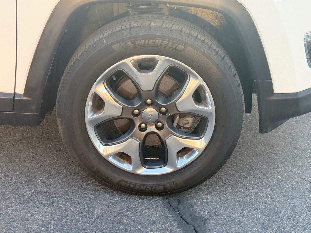 2017 Jeep Compass Limited photo 3