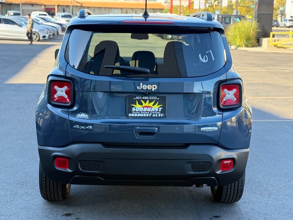 2022 Jeep Renegade Latitude photo 6