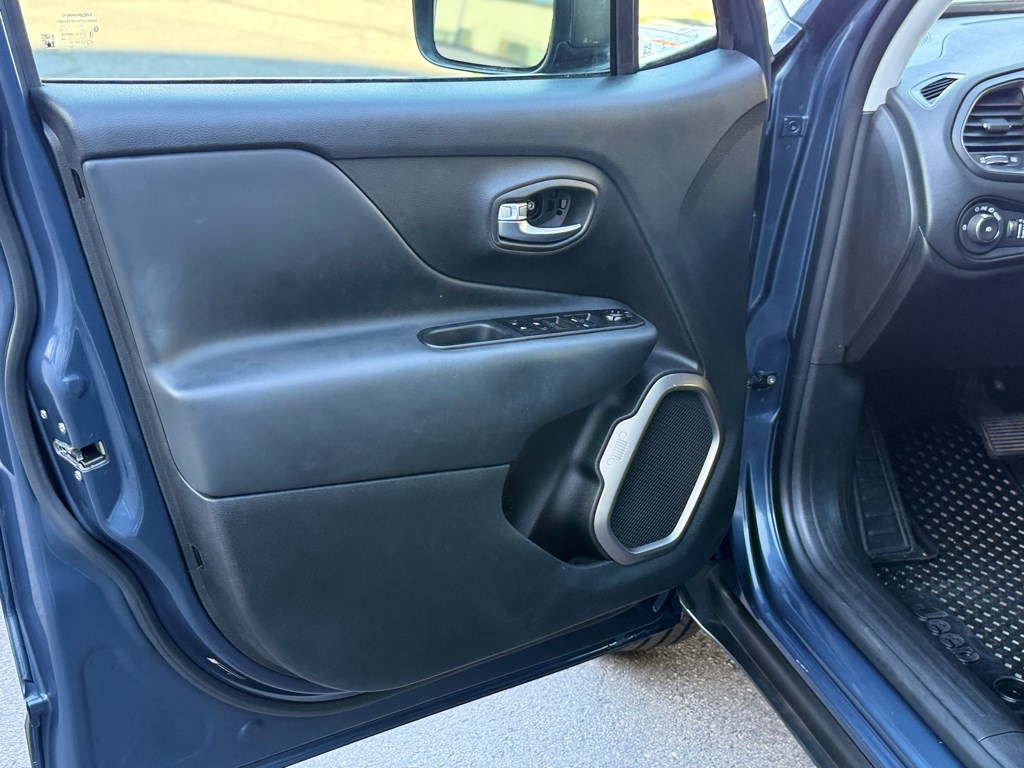 2022 Jeep Renegade Latitude photo 10