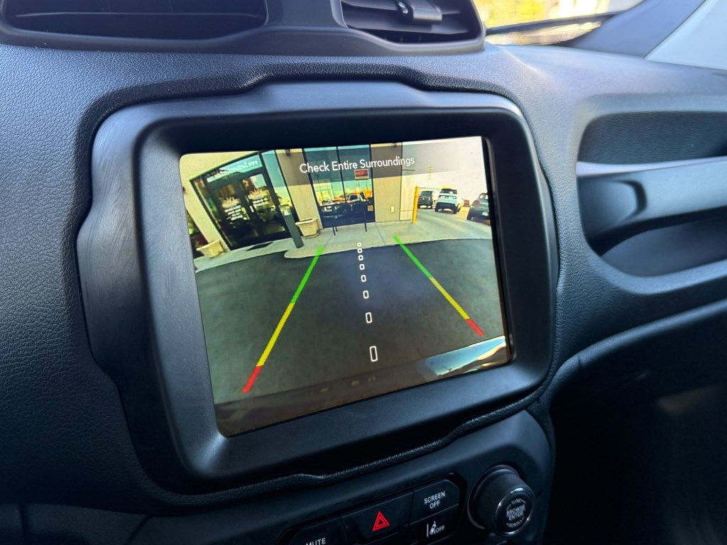 2022 Jeep Renegade Latitude photo 24