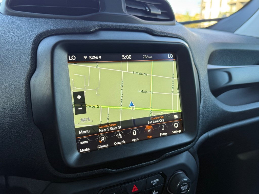 2022 Jeep Renegade Latitude photo 28