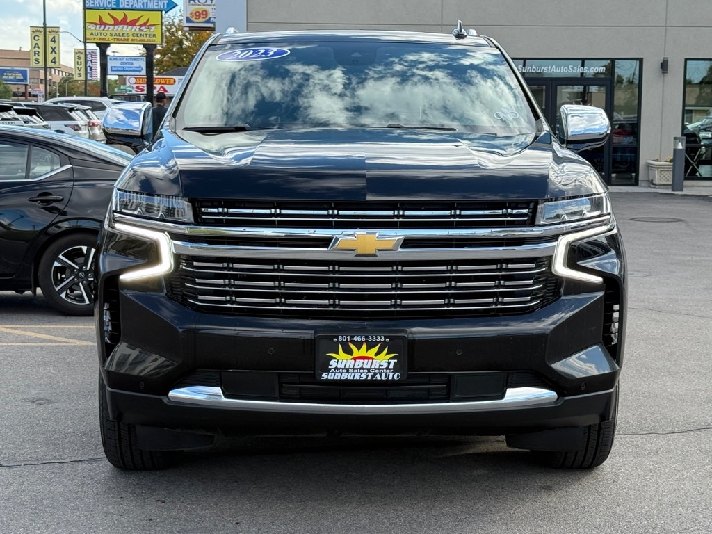 2023 Chevrolet Suburban Premier photo 2