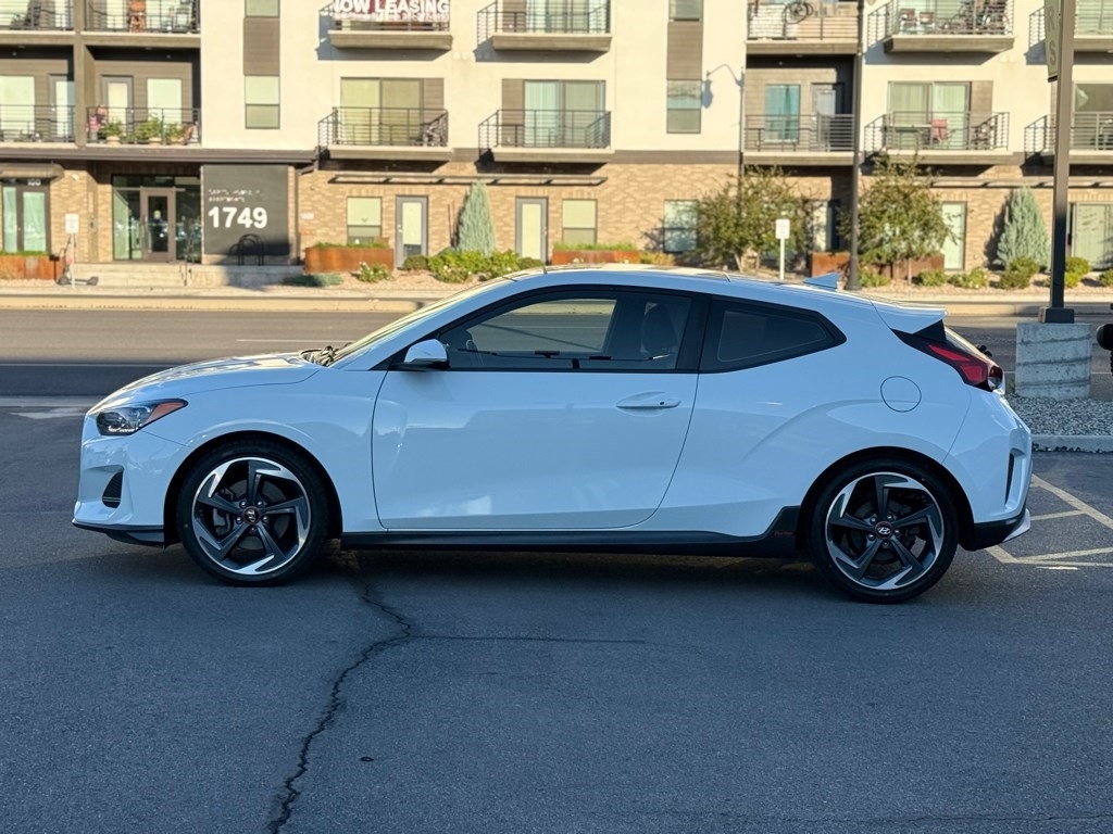 2019 Hyundai Veloster R-Spec Turbo Ultimate photo 4