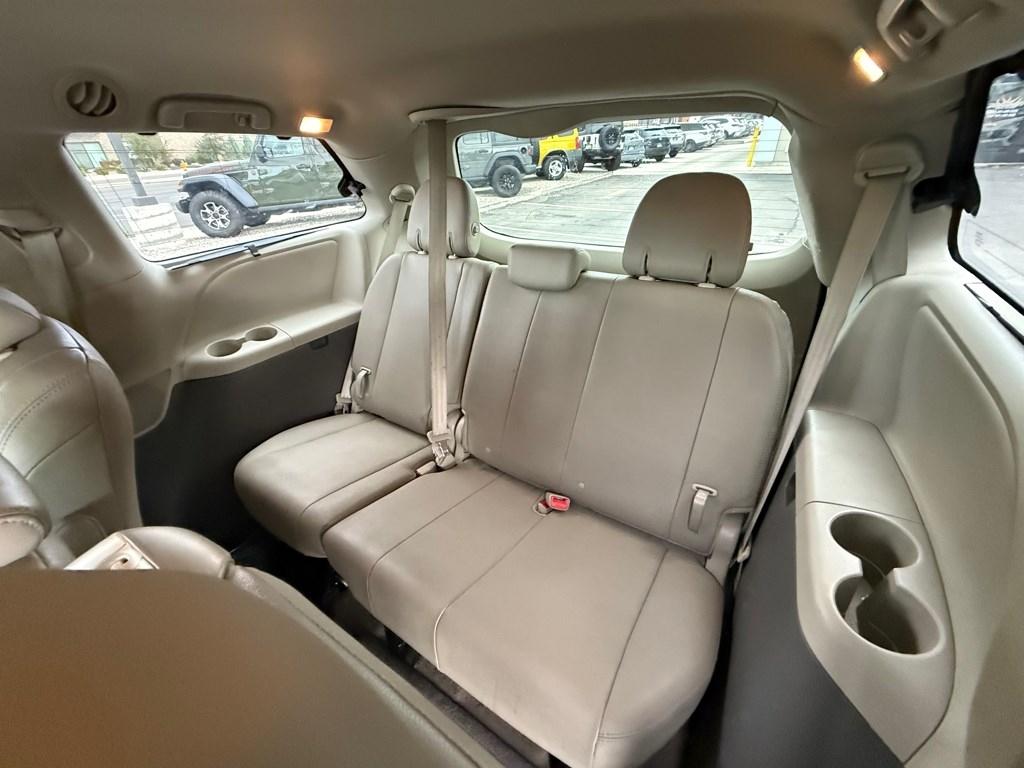 Toyota Sienna XLE 8-Passenger 2017