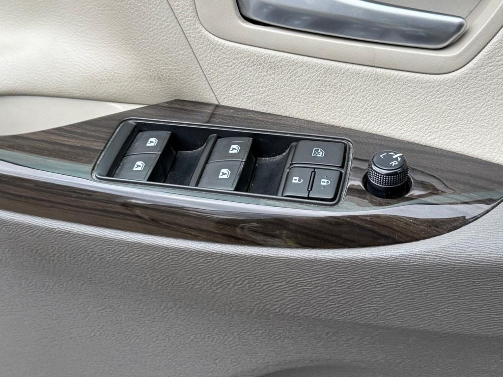 Toyota Sienna XLE 8-Passenger 2017