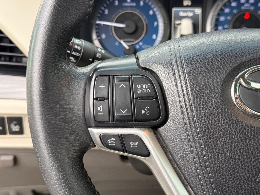 Toyota Sienna XLE 8-Passenger 2017