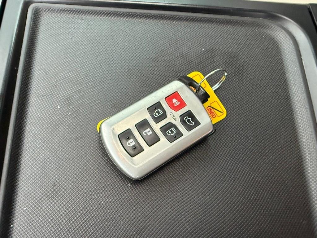 Toyota Sienna XLE 8-Passenger 2017