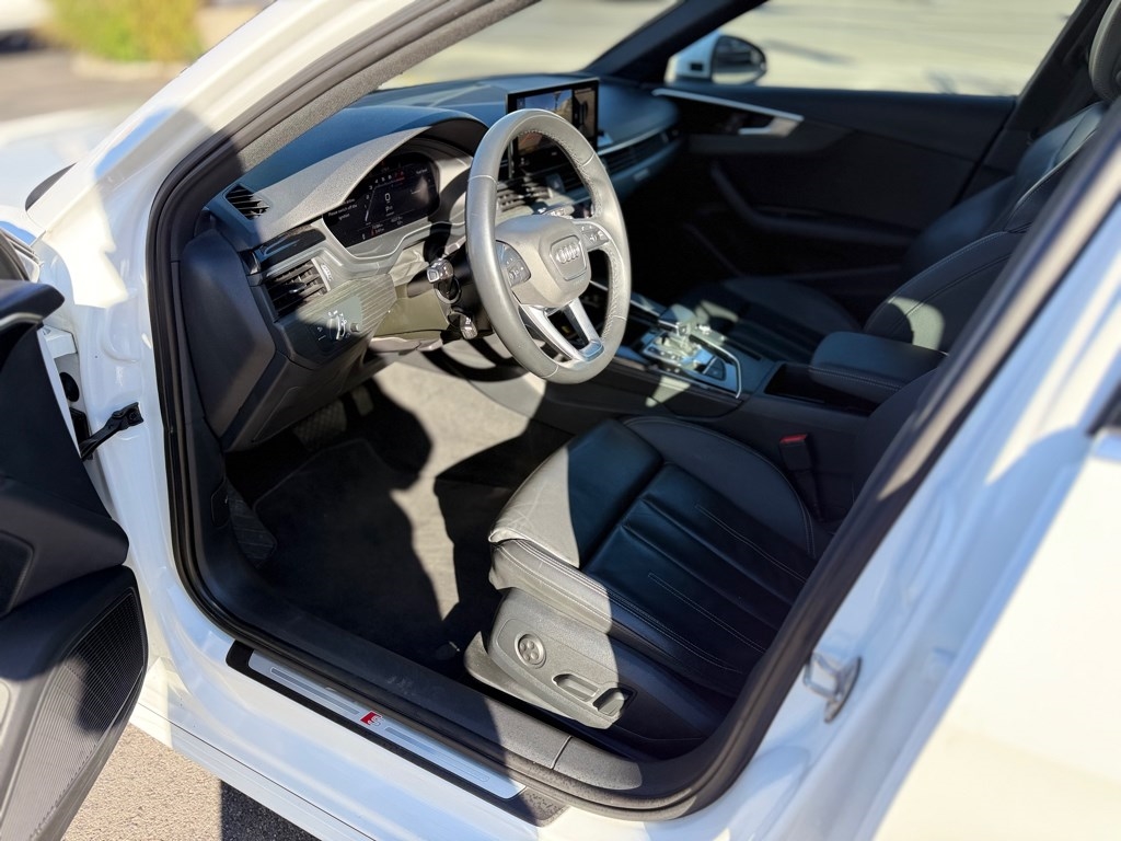 Audi A4 Sedan S line Premium Plus 45 TFSI quattro 2023 Audi A4 Sedan S line Premium Plus 45 TFSI quattro 2023