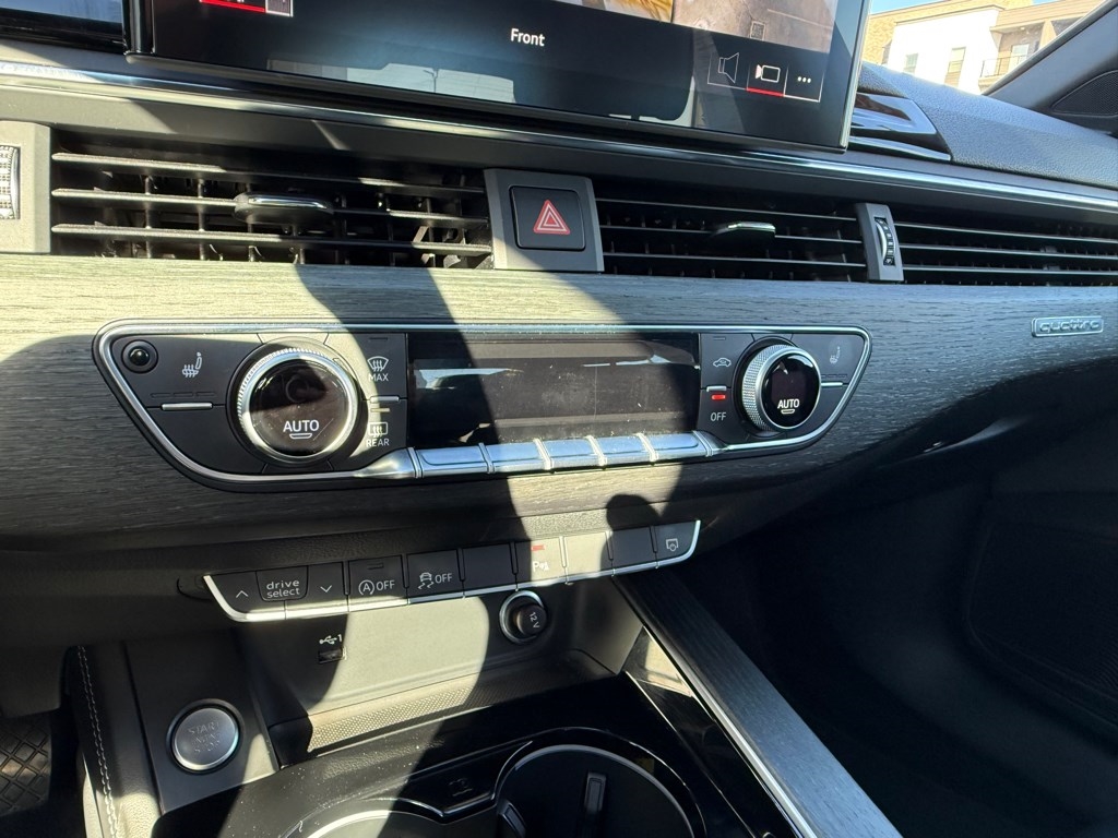 Audi A4 Sedan S line Premium Plus 45 TFSI quattro 2023 Audi A4 Sedan S line Premium Plus 45 TFSI quattro 2023