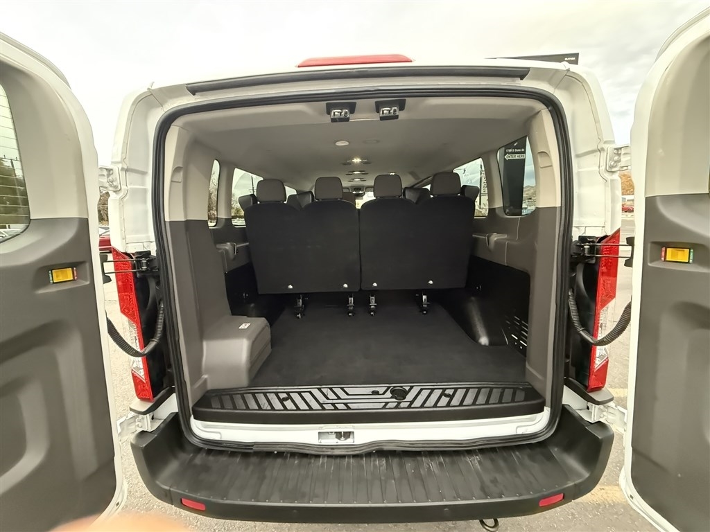 Ford Transit Passenger Wagon T-350 148" Low Roof XL RWD 2023