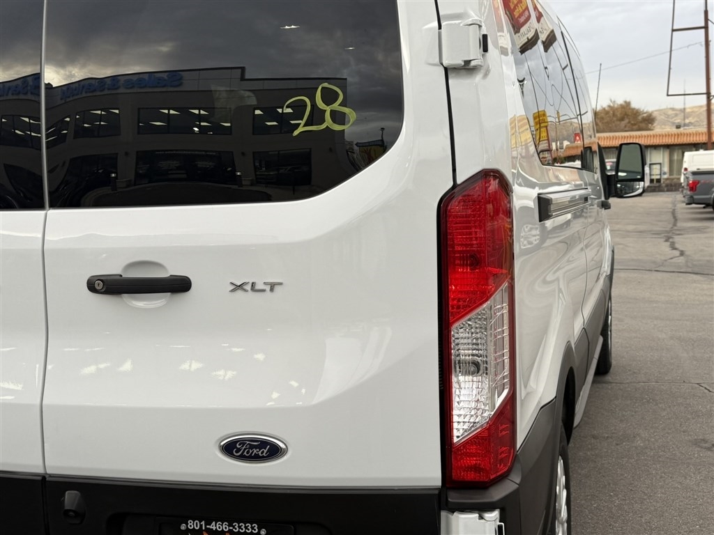 Ford Transit Passenger Wagon T-350 148" Low Roof XL RWD 2023