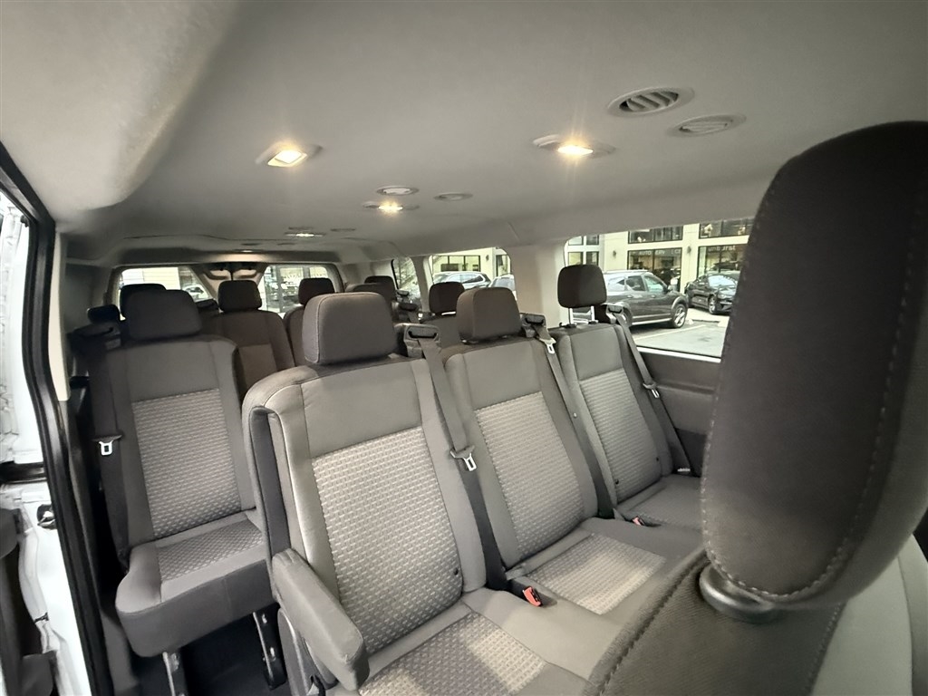 Ford Transit Passenger Wagon T-350 148" Low Roof XL RWD 2023