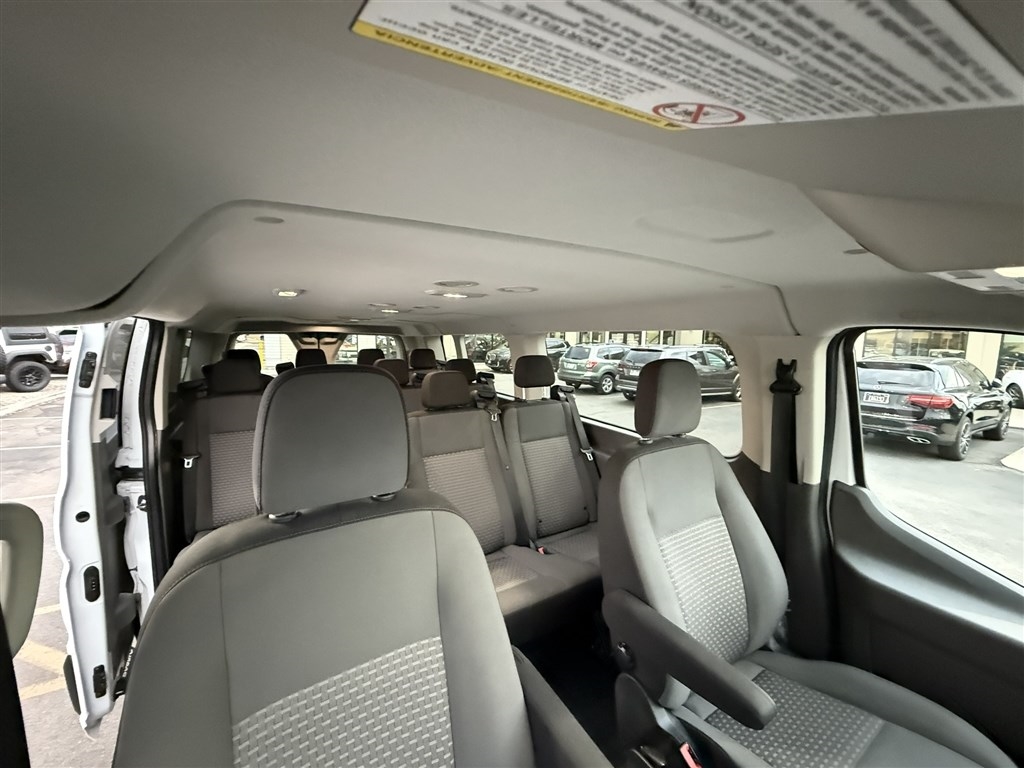 Ford Transit Passenger Wagon T-350 148" Low Roof XL RWD 2023