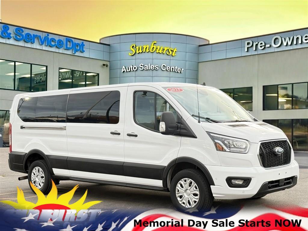 2023 Ford Transit Passenger Wagon T-350 148" Low Roof XL RWD