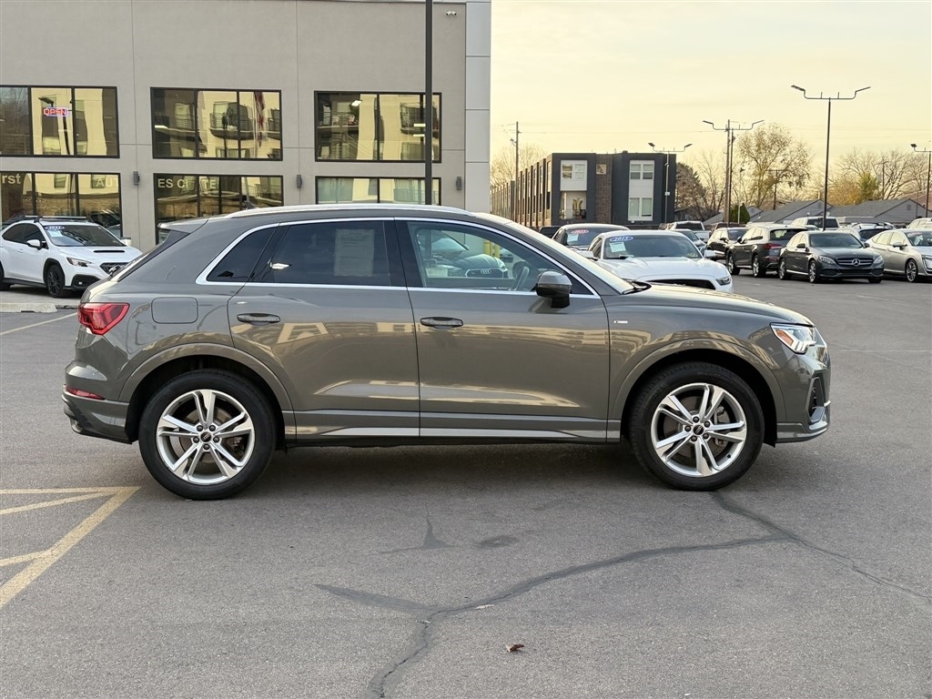 Audi Q3 S line Premium Plus 45 TFSI quattro 2023