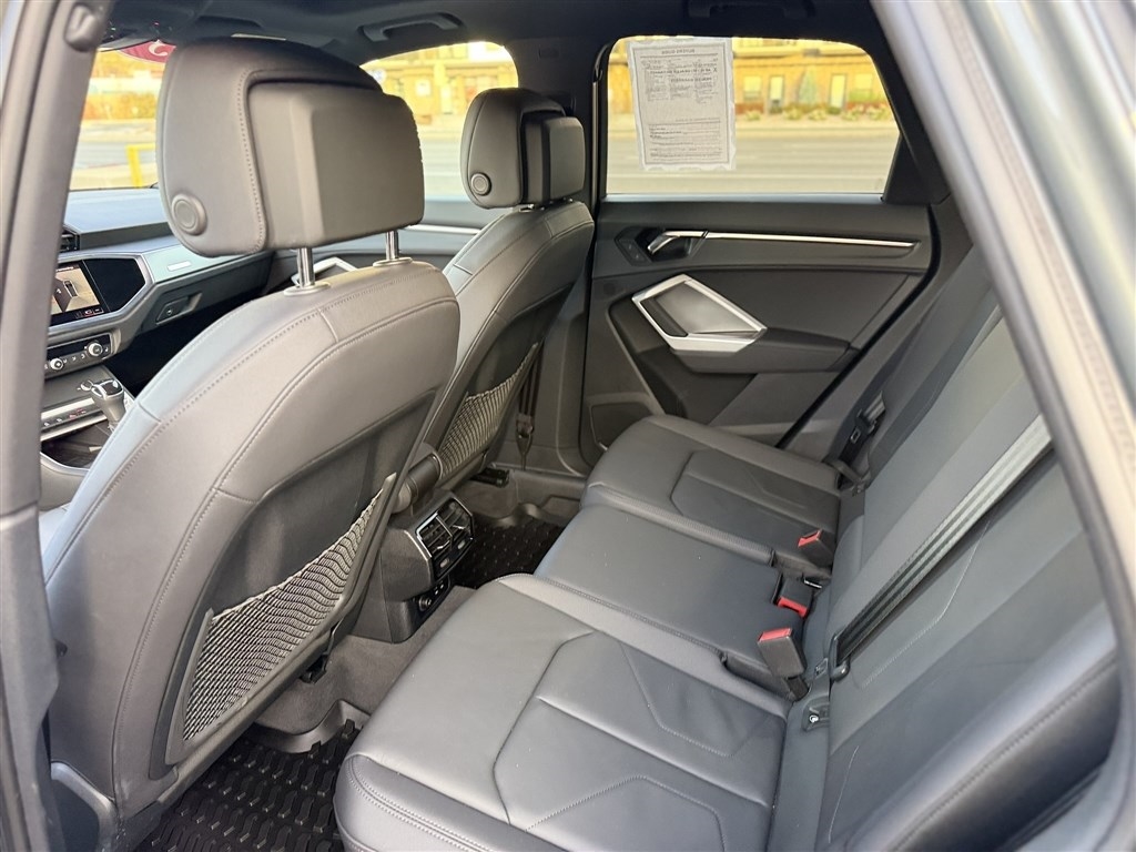 Audi Q3 S line Premium Plus 45 TFSI quattro 2023