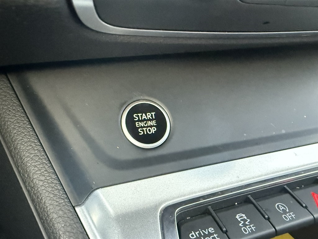 Audi Q3 S line Premium Plus 45 TFSI quattro 2023