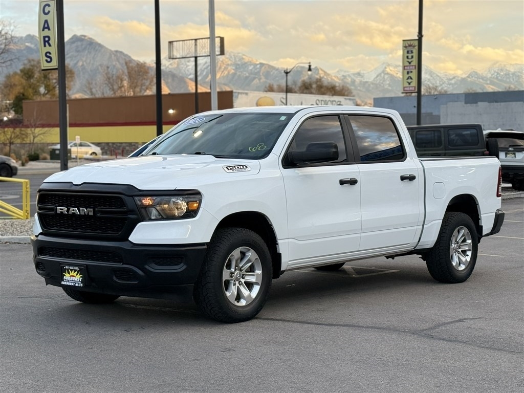 RAM 1500 Tradesman 4x4 Crew Cab 5'7" Box 2024