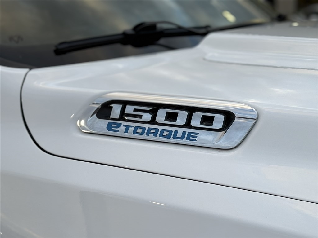 RAM 1500 Tradesman 4x4 Crew Cab 5'7" Box 2024