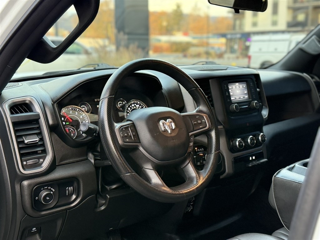 RAM 1500 Tradesman 4x4 Crew Cab 5'7" Box 2024