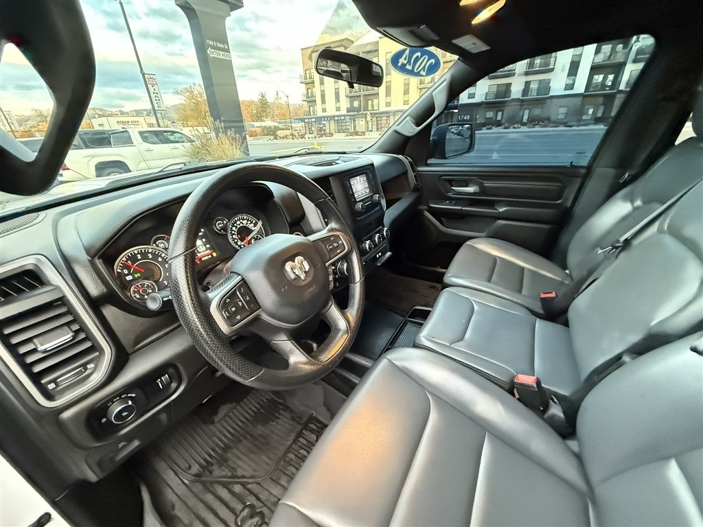 RAM 1500 Tradesman 4x4 Crew Cab 5'7" Box 2024