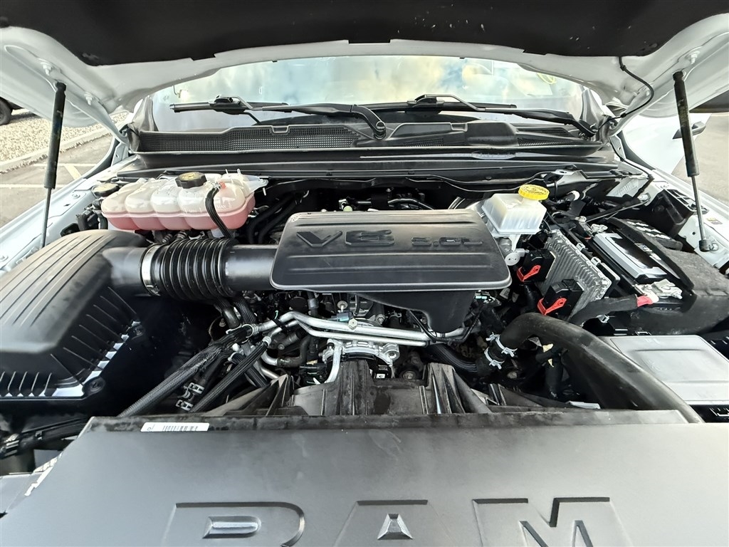 RAM 1500 Tradesman 4x4 Crew Cab 5'7" Box 2024