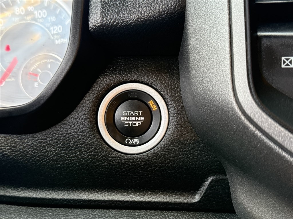 RAM 1500 Tradesman 4x4 Crew Cab 5'7" Box 2024