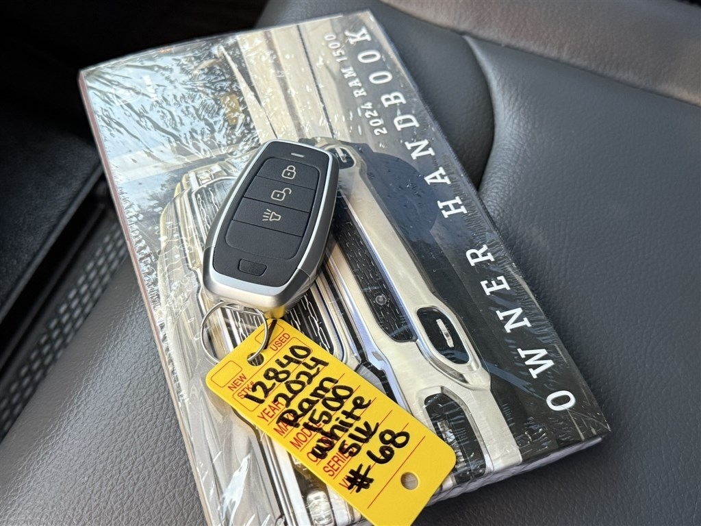 RAM 1500 Tradesman 4x4 Crew Cab 5'7" Box 2024