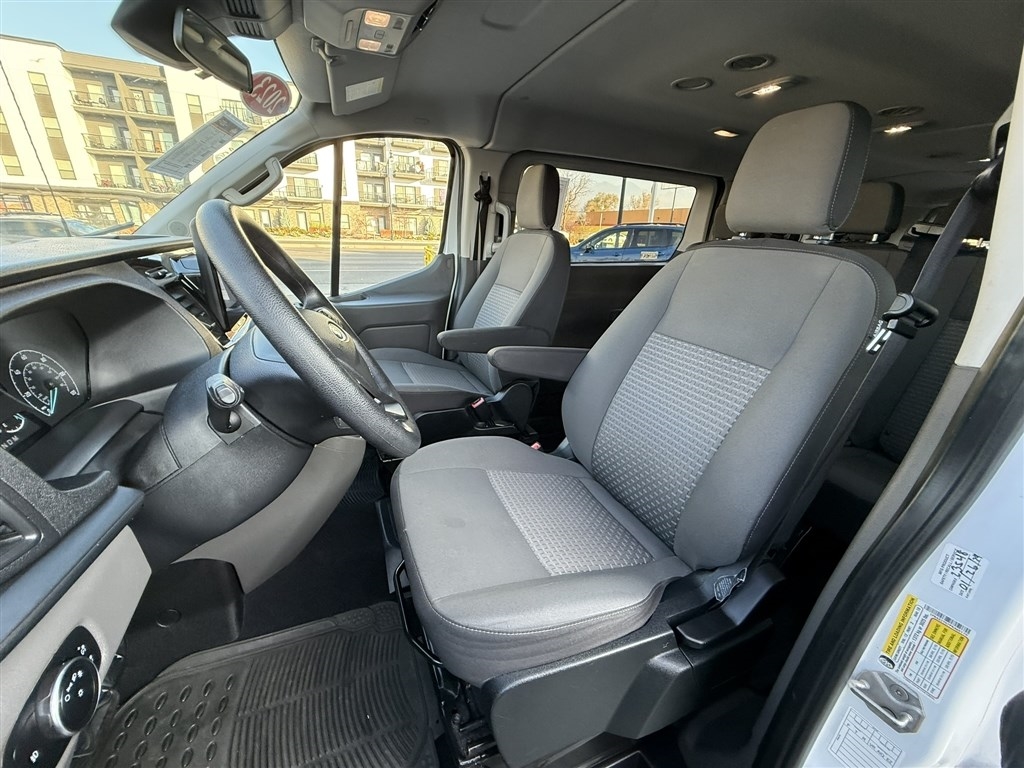 Ford Transit Passenger Wagon T-350 148" Low Roof XL RWD 2023