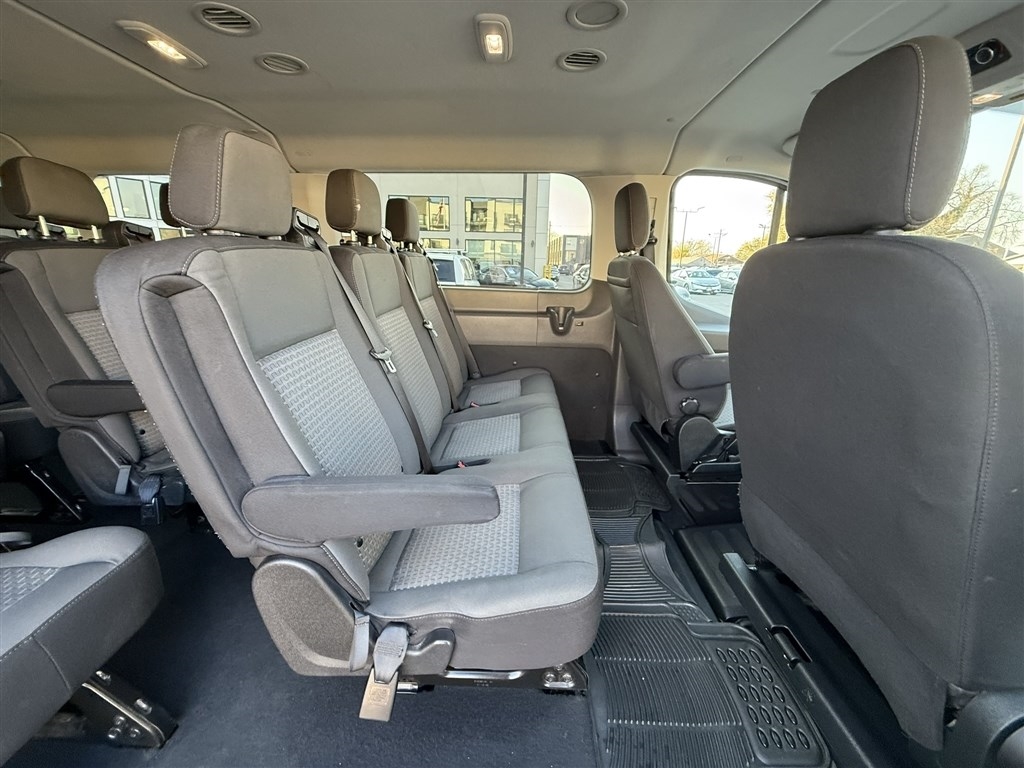 Ford Transit Passenger Wagon T-350 148" Low Roof XL RWD 2023