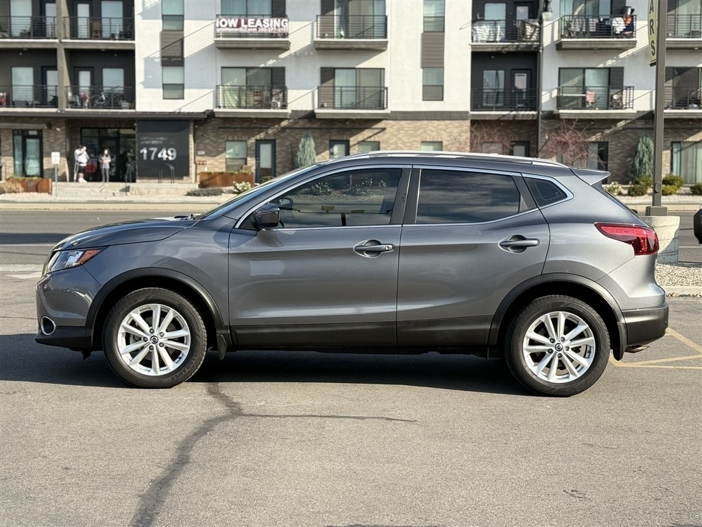 2019 Nissan Rogue Sport SV photo 3