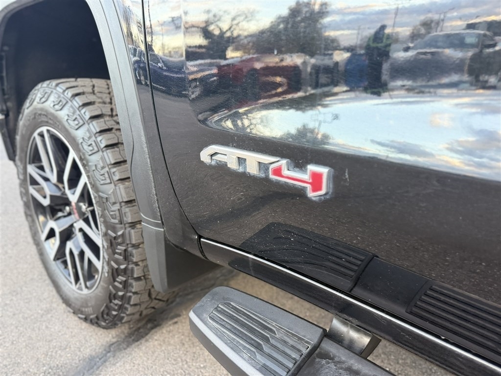 GMC Sierra 1500 4WD Crew Cab 147" AT4 2019