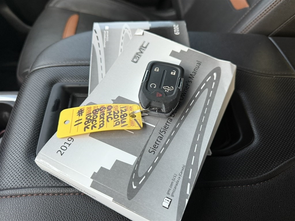 GMC Sierra 1500 4WD Crew Cab 147" AT4 2019