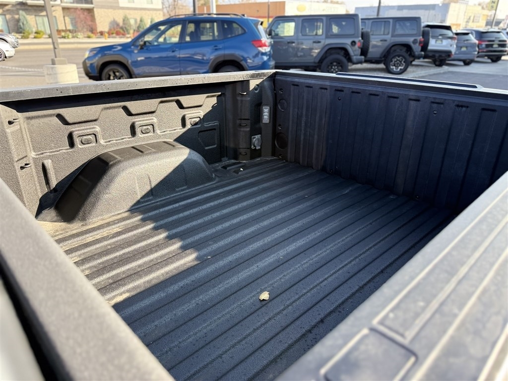 Chevrolet Silverado 1500 4WD Crew Cab 147" RST 2020