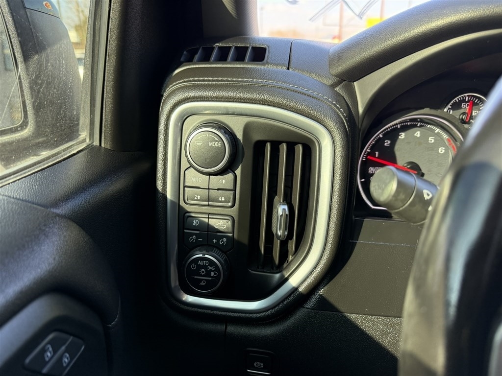 Chevrolet Silverado 1500 4WD Crew Cab 147" RST 2020