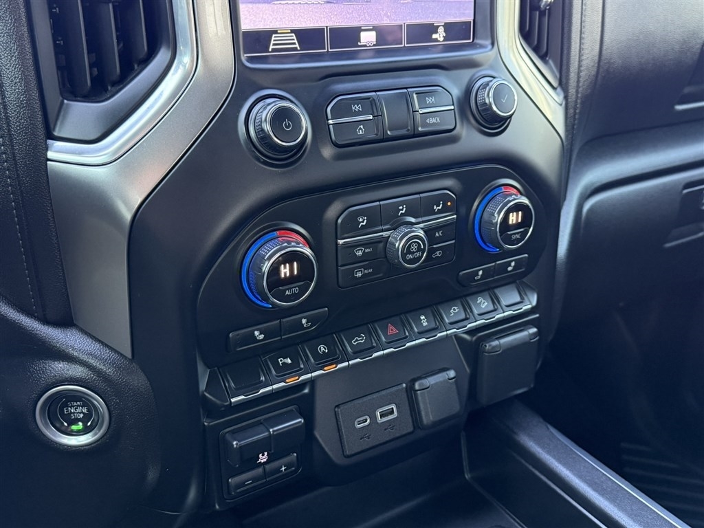 Chevrolet Silverado 1500 4WD Crew Cab 147" RST 2020