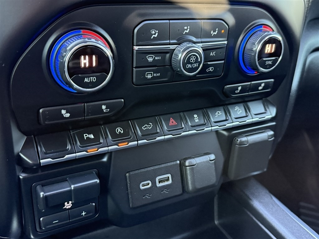 Chevrolet Silverado 1500 4WD Crew Cab 147" RST 2020