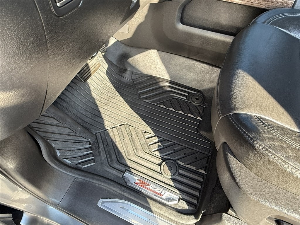 Chevrolet Silverado 1500 4WD Crew Cab 147" RST 2020