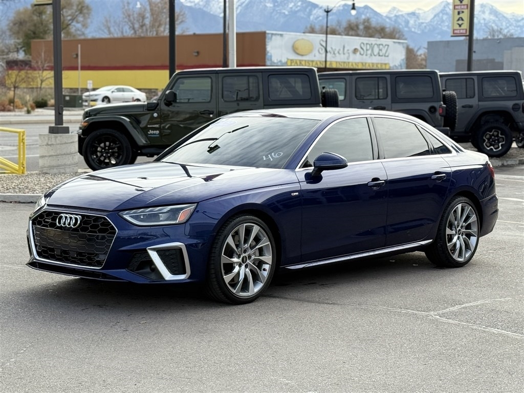 2022 Audi A4 S line Premium Plus 45 TFSI Quattro photo 2