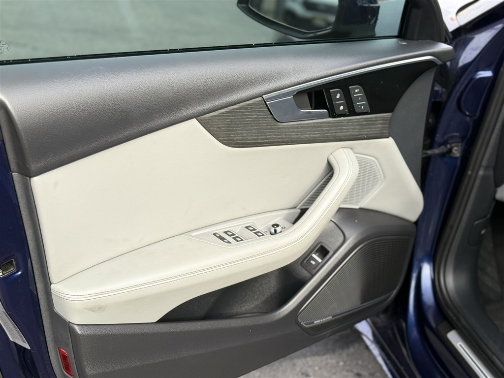 Audi A4 Sedan S line Premium Plus 45 TFSI quattro 2022